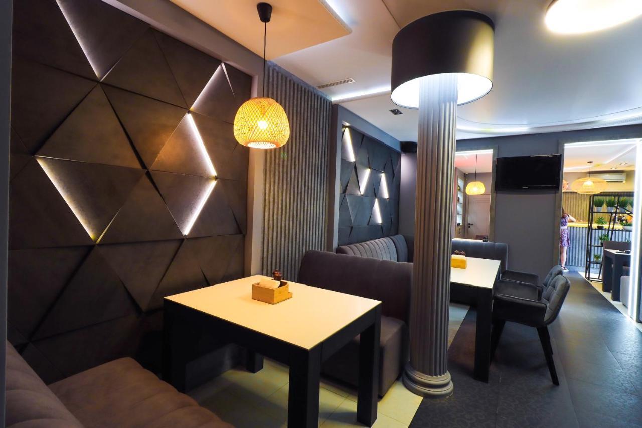 Altin Palace Comrat エクステリア 写真